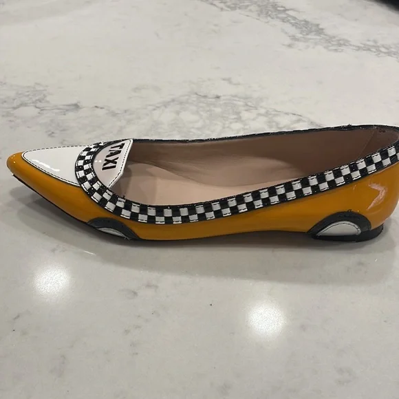Kate Spade Yellow and Black Taxi Flats - Picture 2 of 4